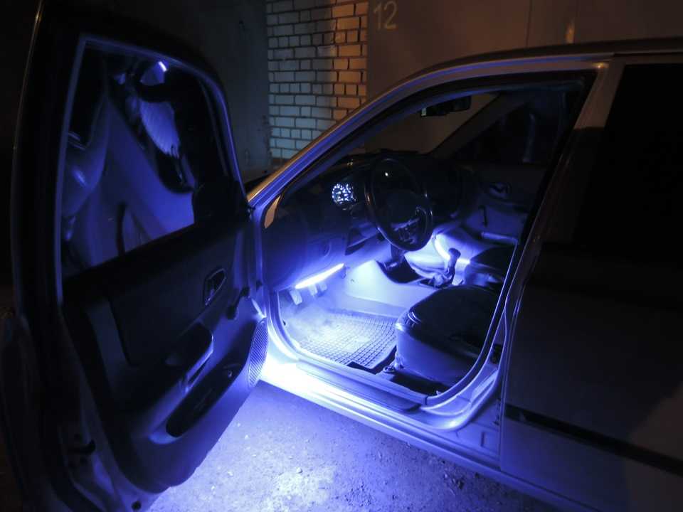 Как сделать свет в машине. как организовать подсветку ручек дверей и ног в автомобиле своими руками