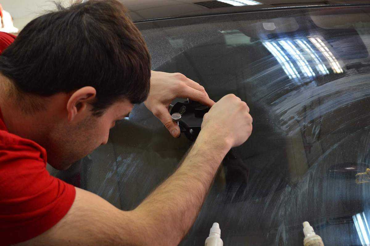 Как делать ремонт царапин и сколов на кузове автомобиля своими руками