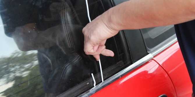 Вот как открыть автомобильную дверь без ключа: 6 простых способов попасть в запертую машину