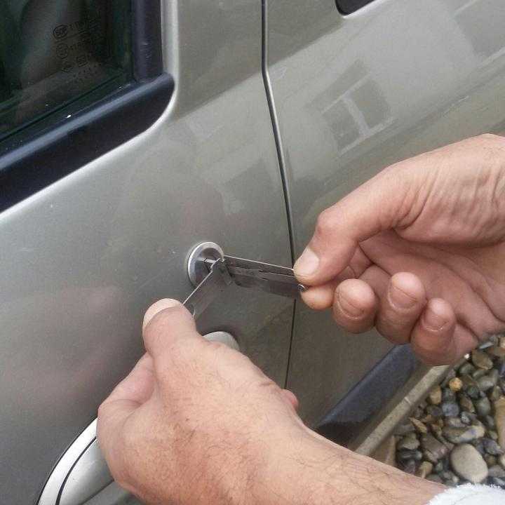 Как открыть дверь авто без ключа