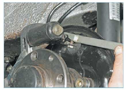 Характеристики армированных тормозных шлангов автоспорттехника и замена тормозных шлангов в ладе приора