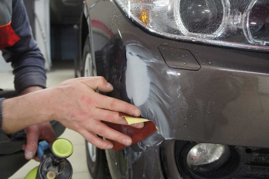 Удаление царапин на кузове автомобиля без покраски своими руками: видео
