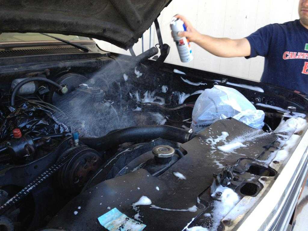 Как самостоятельно помыть двигатель автомобиля?