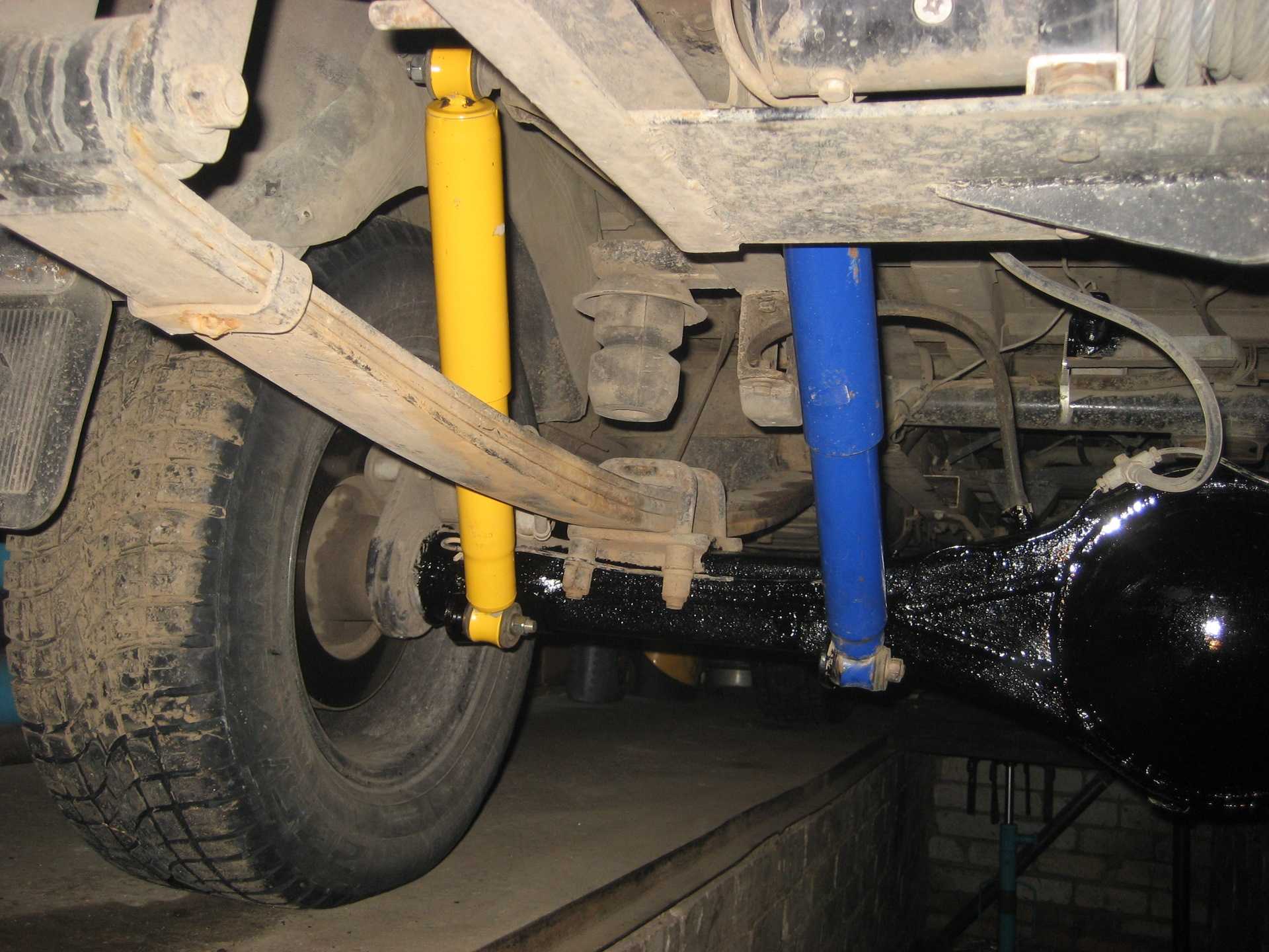 Как заменить и смазать шаровые опоры передней подвески автомобиля соболь