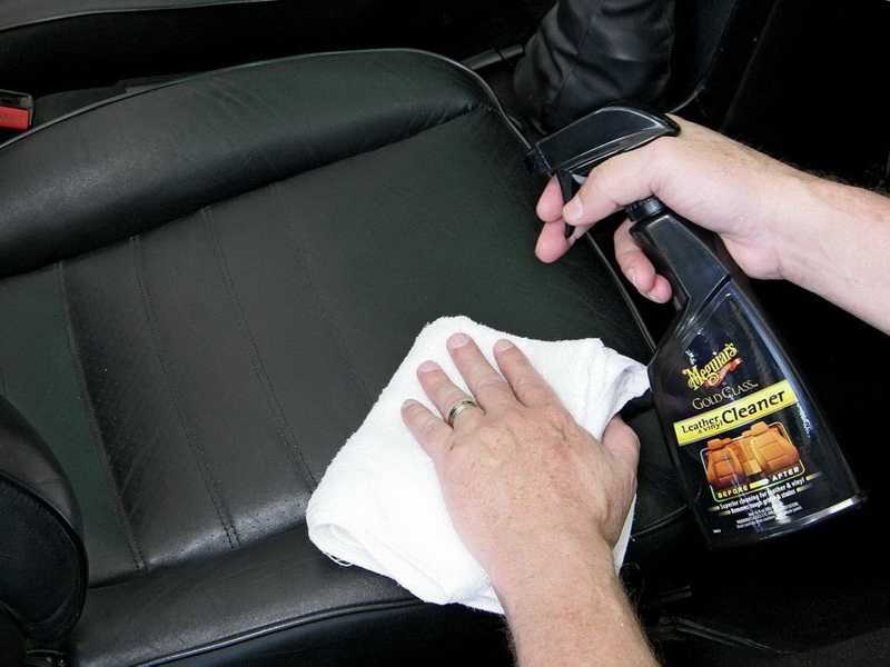 Как и чем почистить кожаный салон автомобиля в домашних условиях
